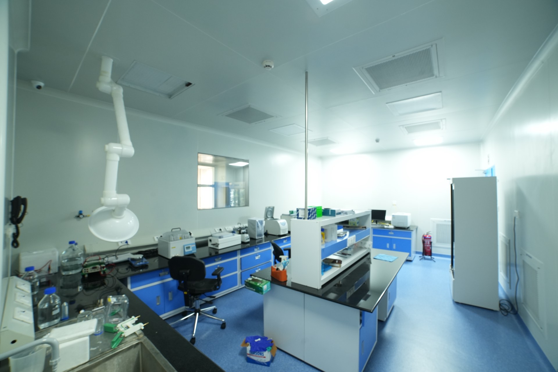 cleanroom panel system, overall view