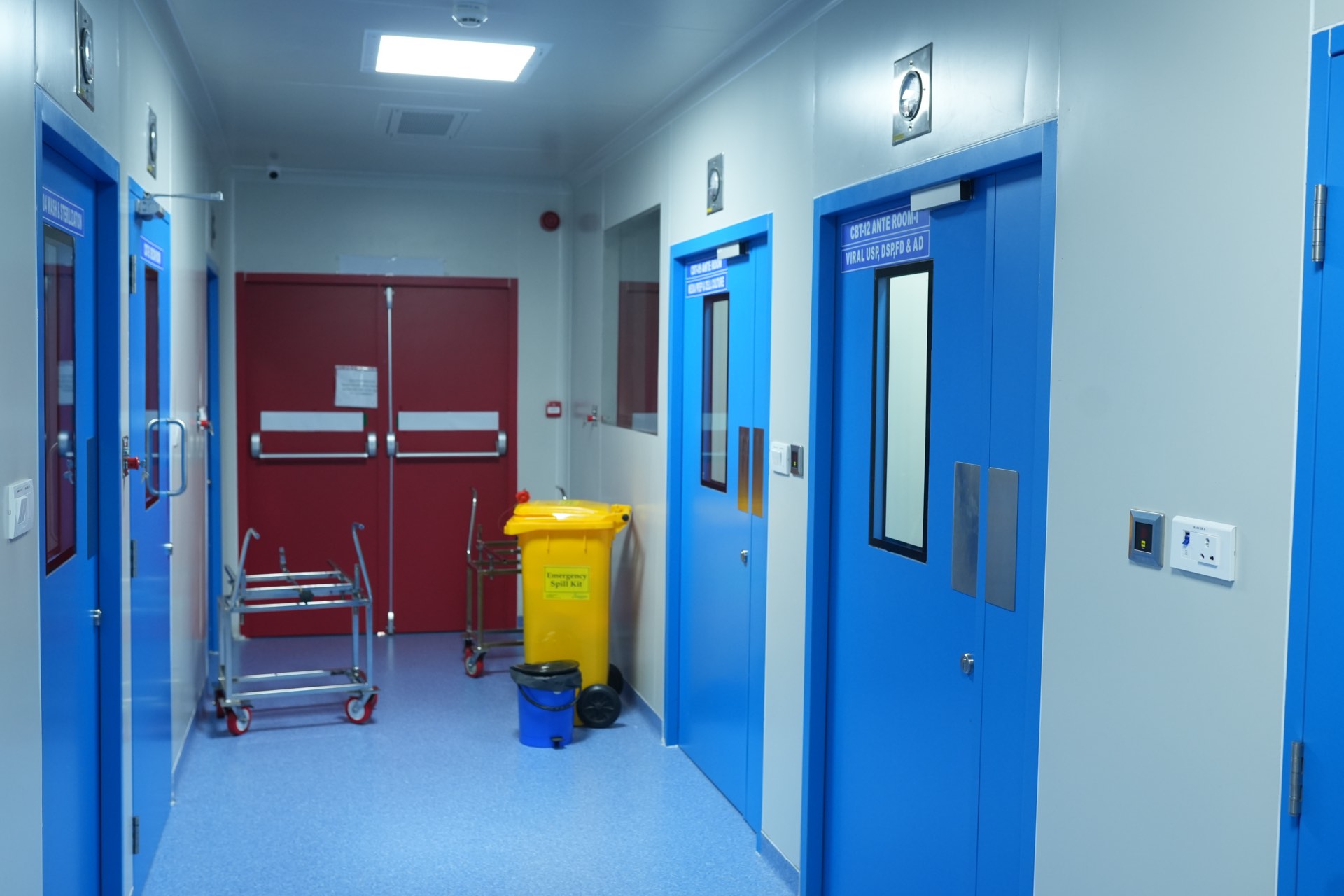 GMP-grade doors with vision panels